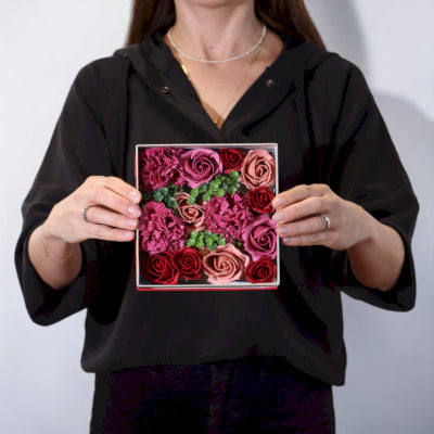 Quadratische Seifenblumen Geschenkbox Vintage Rosen