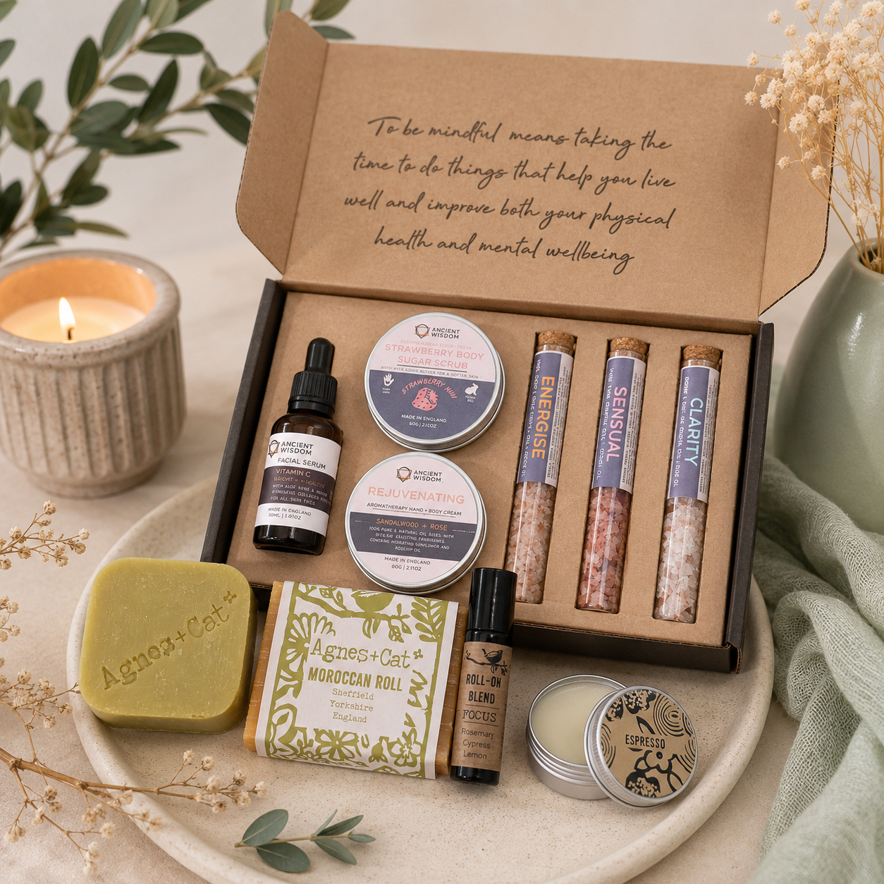 Aromatherapie Wellness-Sets mit ätherischen Ölen, Roll-Ons, Duftkerzen und natürlichen Wellness-Produkten für Entspannung und Selfcare.