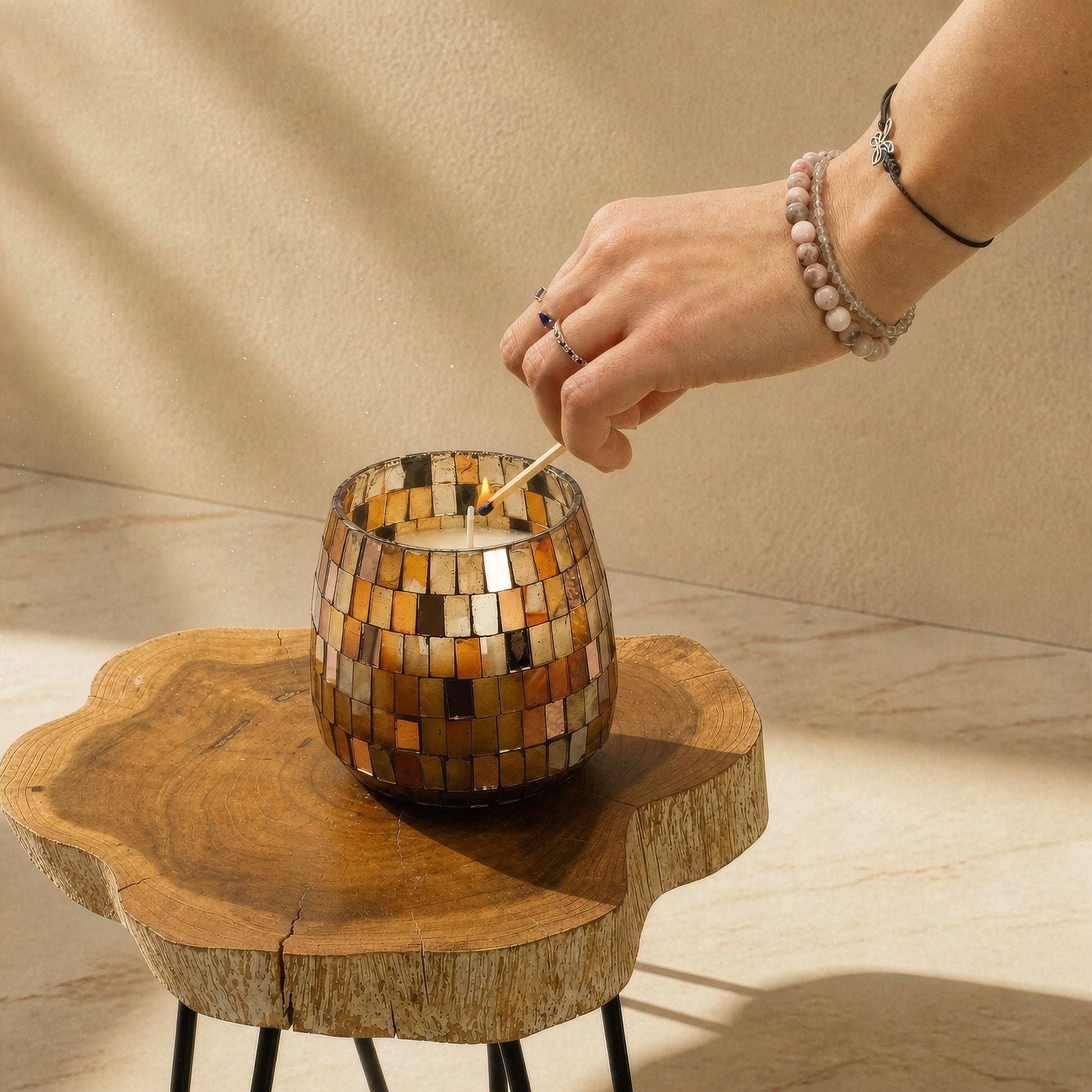 Mittelgroße Glaskerze Amber Mosaik, Produktansicht 3