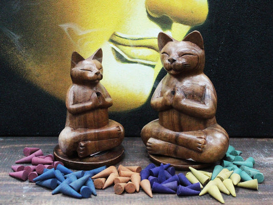 Geschnitztes Räuchergefäß aus Holz Großer Yoga Katze