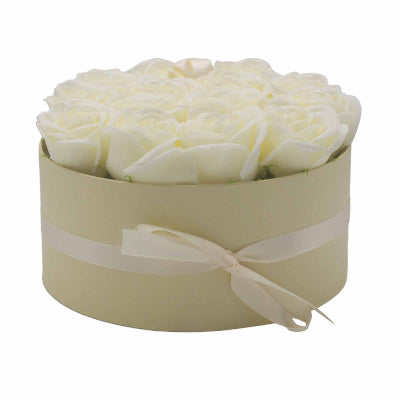 Seifenblumen Geschenkstrauß mit 14 Cremefarbene Rosen in Runde Box