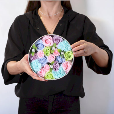 Runde Seifenblumen Geschenkbox Babyglück Blaus