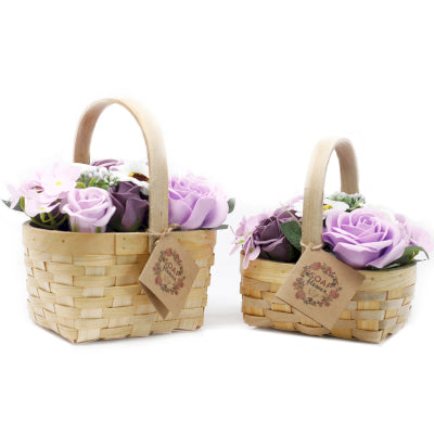 Mittelgroßer Seifenblumenstrauß Rosa im Weidenkorb