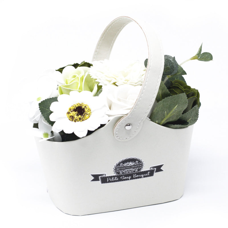 Kleiner Seifenblumenstrauß im Korb Pastellgrün