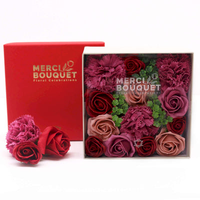 Quadratische Seifenblumen Geschenkbox Vintage Rosen