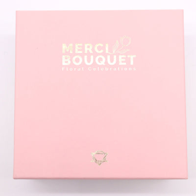 Quadratische Seifenblumen Geschenkbox Babyglück Rosas