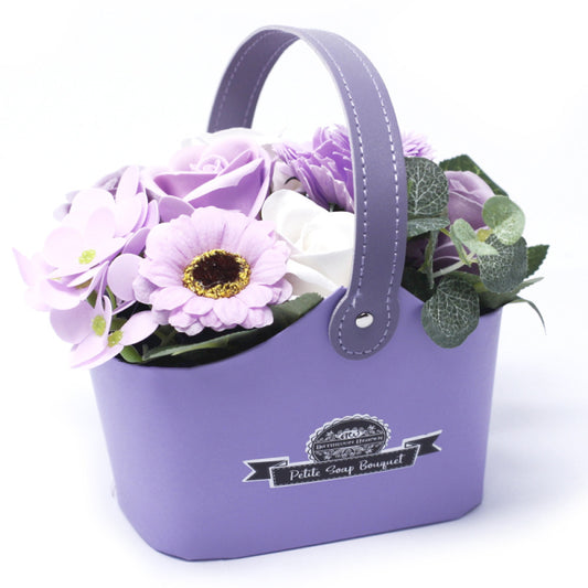 Kleiner Seifenblumenstrauß im Korb Sanftes Lavendel