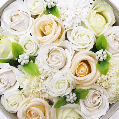 Runde Seifenblumen Geschenkbox Hochzeitsglück Weiß und Elfenbein