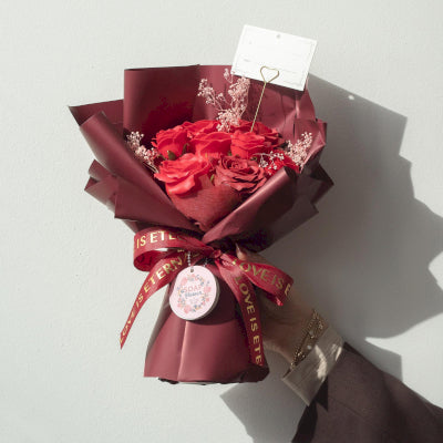 Großer Seifenblumenstrauß Rote Rosen mit Grußkarte Ewige Liebe