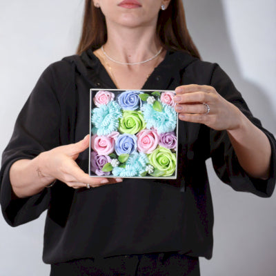 Quadratische Seifenblumen Geschenkbox Babyglück Blaus