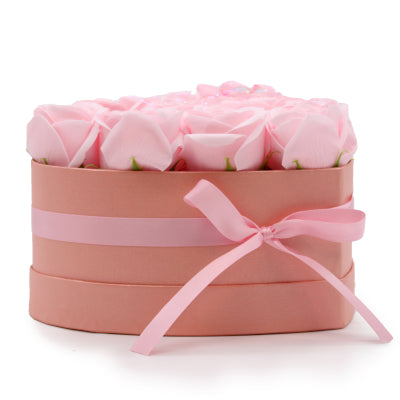 Seifenblumen Geschenkstrauß mit 13 Rosa Rosen in Herzbox