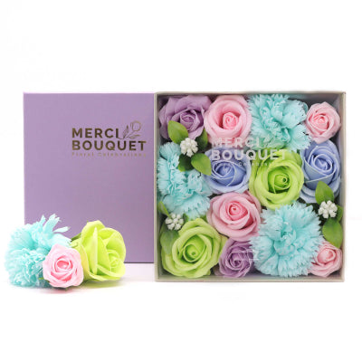 Quadratische Seifenblumen Geschenkbox Babyglück Blaus