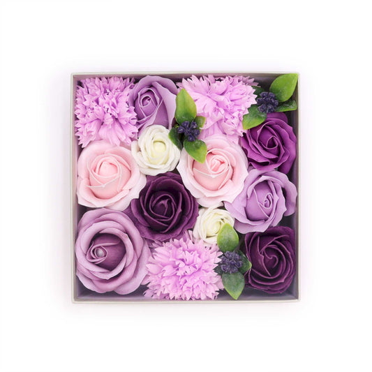 Quadratische Seifenblumen Geschenkbox Lavendelfarbene Rose und Nelke