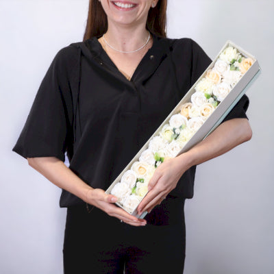 Extralange Seifenblumen Geschenkbox Hochzeitsglück Weiß und Elfenbein