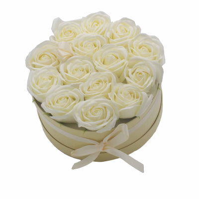 Seifenblumen Geschenkstrauß mit 14 Cremefarbene Rosen in Runde Box